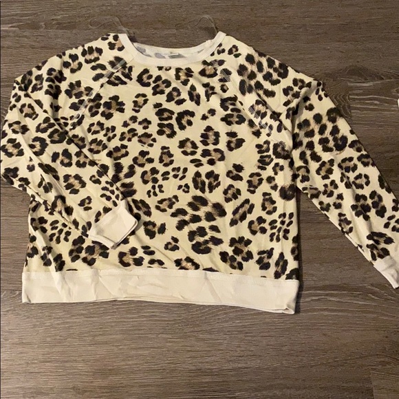 Long sleeve cheetah print shirt. - Picture 1 of 3